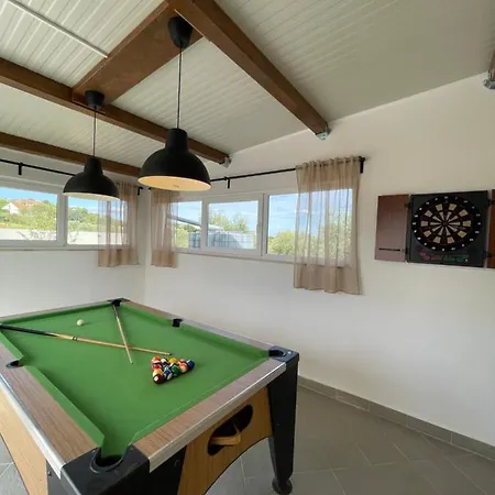 With Private Pool And Mini Golf Fjaka, Zadar Region Dom wakacyjny Bulic