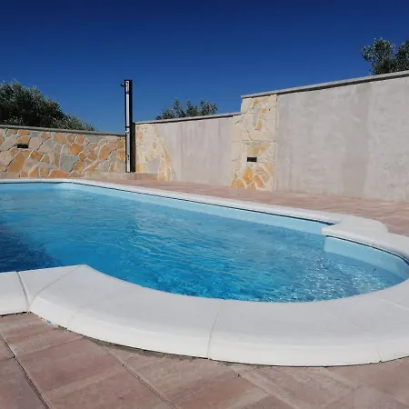 펜션 Lovely With Private Pool Fjaka, Zadar Region *