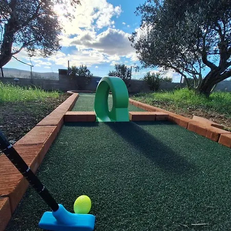 With Private Pool And Mini Golf Fjaka, Zadar Region Dom wakacyjny