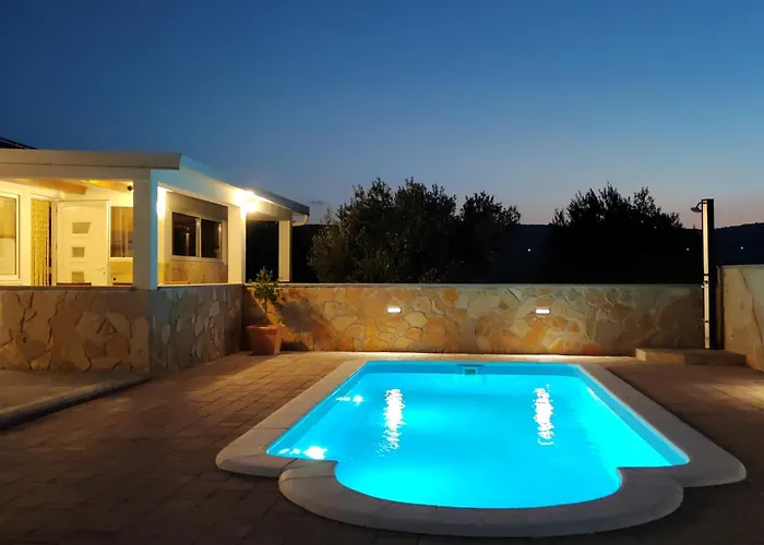 With Private Pool And Mini Golf Fjaka, Zadar Region Vikendica *