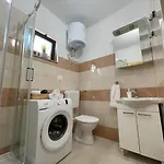 Σπίτι διακοπών With Private Pool And Mini Golf Fjaka, Zadar Region *