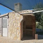 Σπίτι διακοπών With Private Pool And Mini Golf Fjaka, Zadar Region *