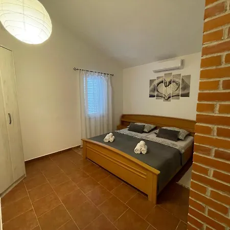 With Private Pool And Mini Golf Fjaka, Zadar Region Tatil Evi