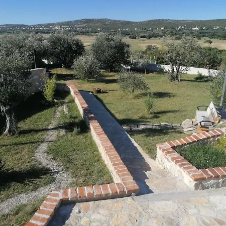 With Private Pool And Mini Golf Fjaka, Zadar Region Tatil Evi