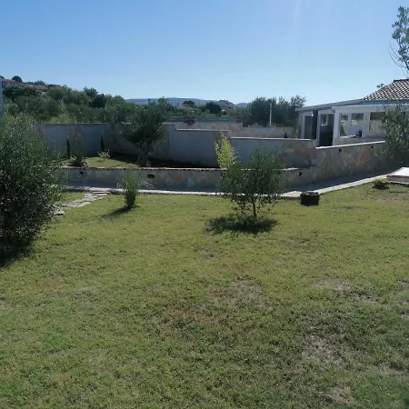 Tatil Evi With Private Pool And Mini Golf Fjaka, Zadar Region