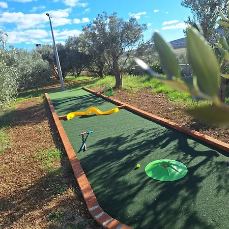 Tatil Evi With Private Pool And Mini Golf Fjaka, Zadar Region