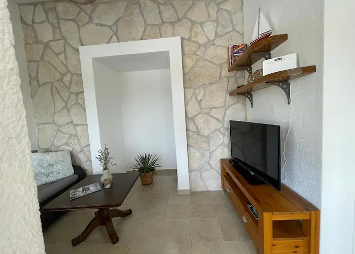 Nyaraló With Private Pool And Mini Golf Fjaka, Zadar Region