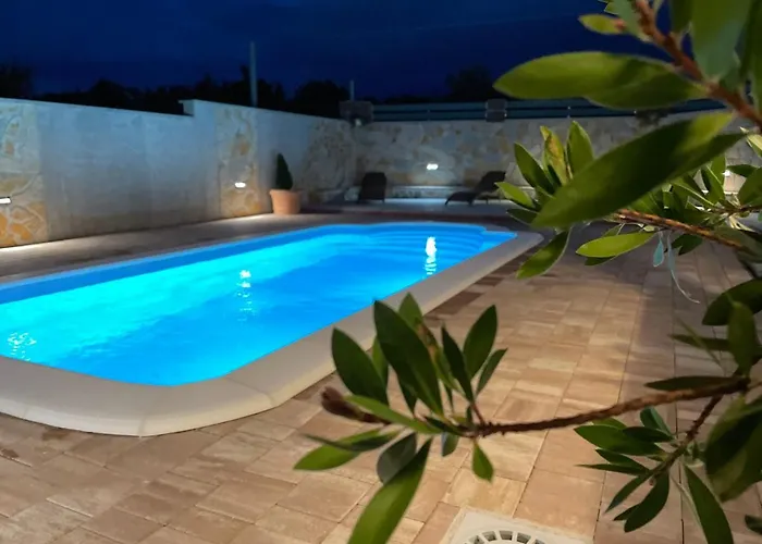 With Private Pool And Mini Golf Fjaka, Zadar Region Nyaraló Bulic