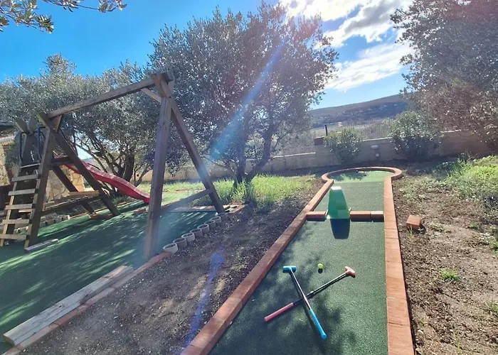 With Private Pool And Mini Golf Fjaka, Zadar Region Nyaraló